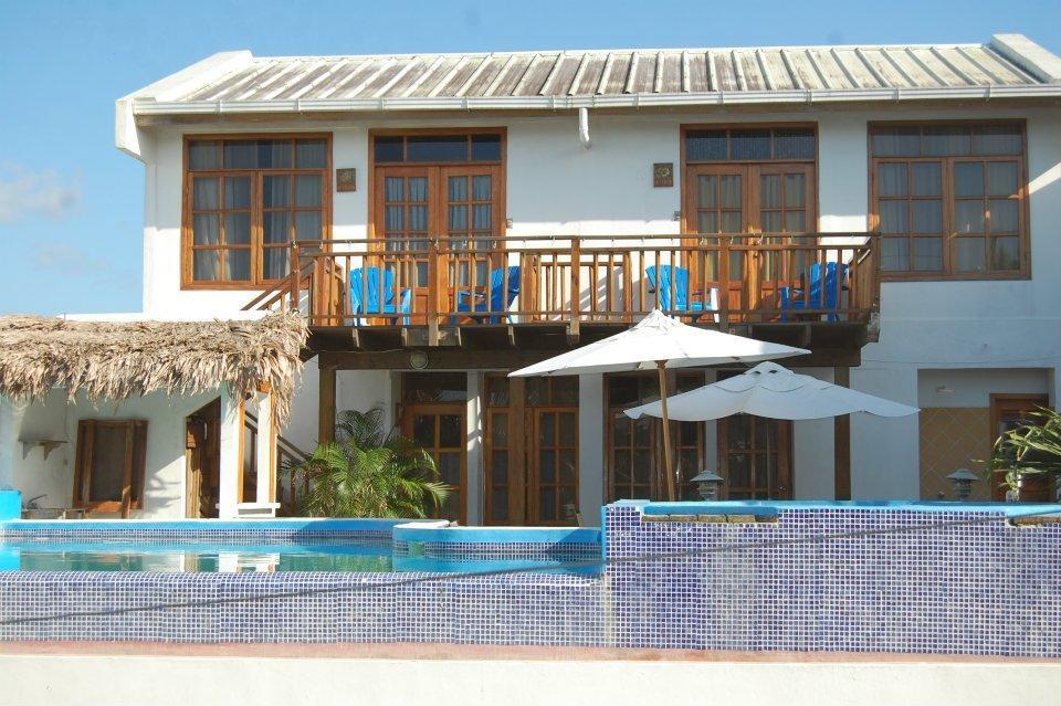 Hotel Y Restaurante Cesar Mariscos Tela Buitenkant foto